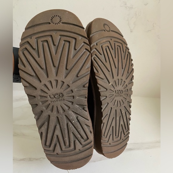 UGG Australia Cargo Suede Leather W/Sheepskin Lined Brown Boots S/N 1968 size 4 - Picture 13 of 16